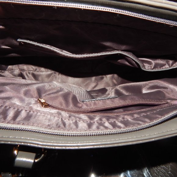 Michaela 3 piece Handbag -Tote - Purse  with goldtone hardware - Picture 8 of 8